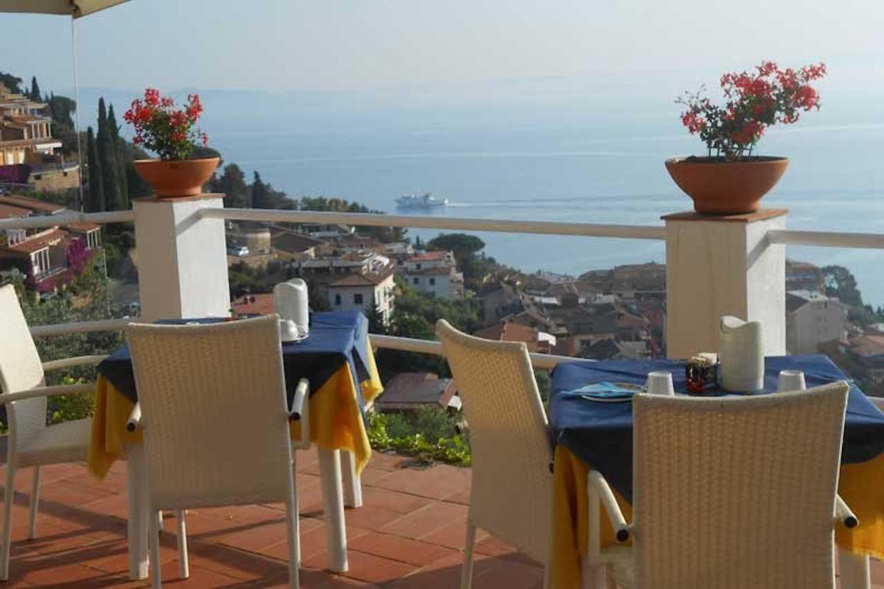 Hotel Vittoria Porto Santo Stefano  Exterior foto