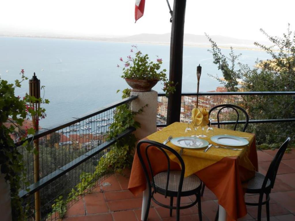 Hotel Vittoria Porto Santo Stefano  Exterior foto